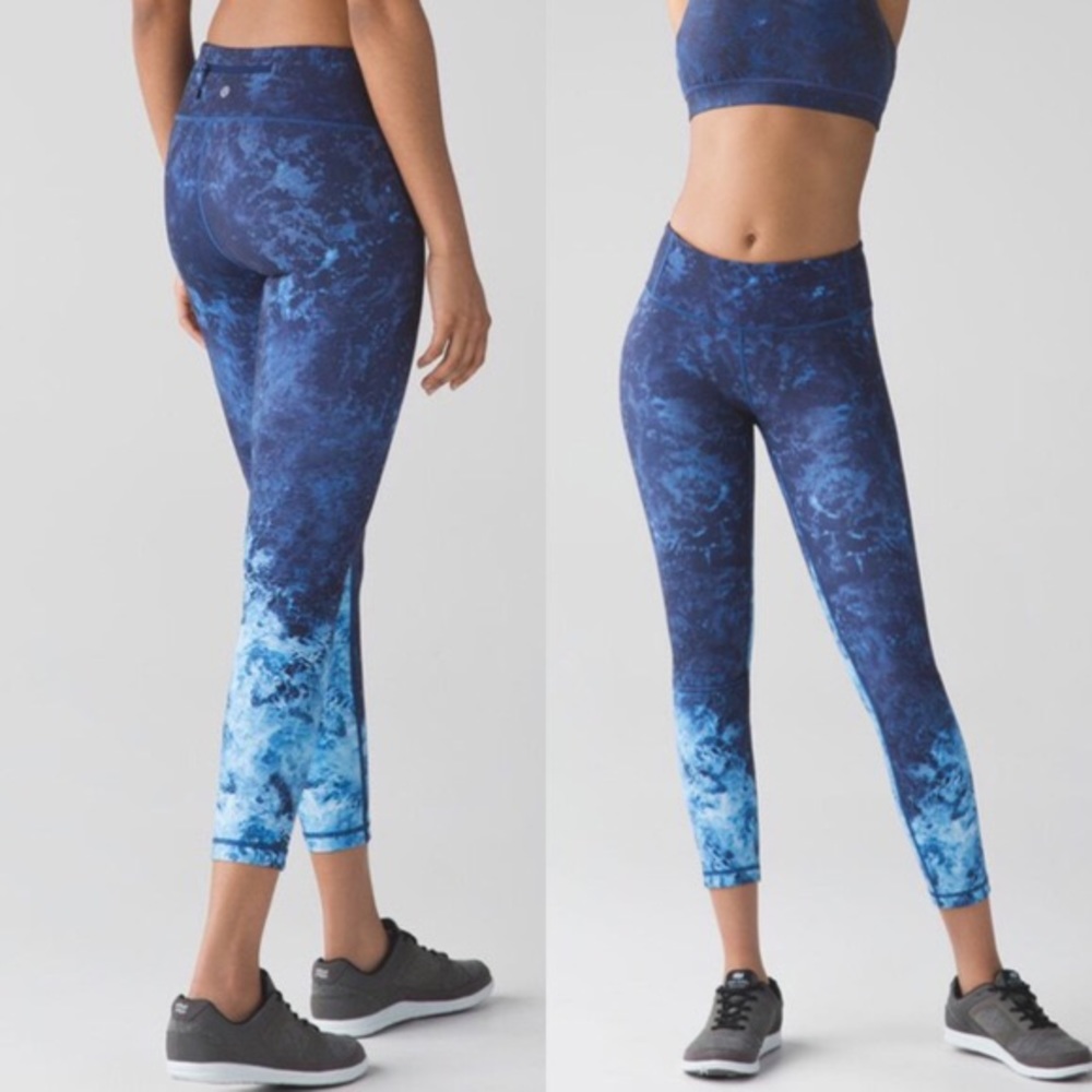 Lululemon size 4. 7/8 wunder under rare deep sea
